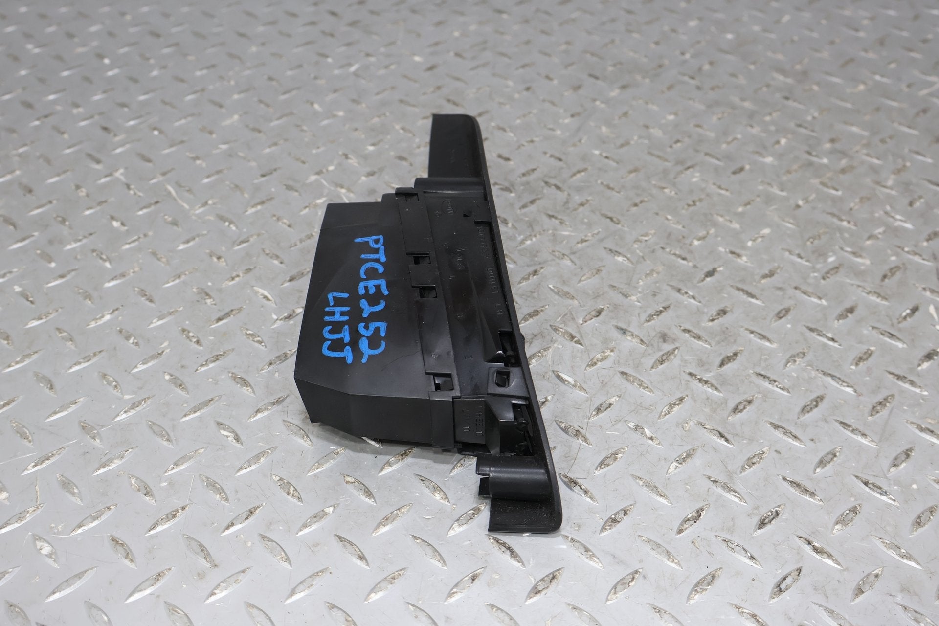 1996 Chevrolet Corvette- Dash Vent