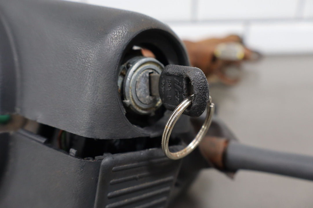 1996 Chevy Silverado C3500 Tilt Steering Column with Key/Switches GMT400 OBS