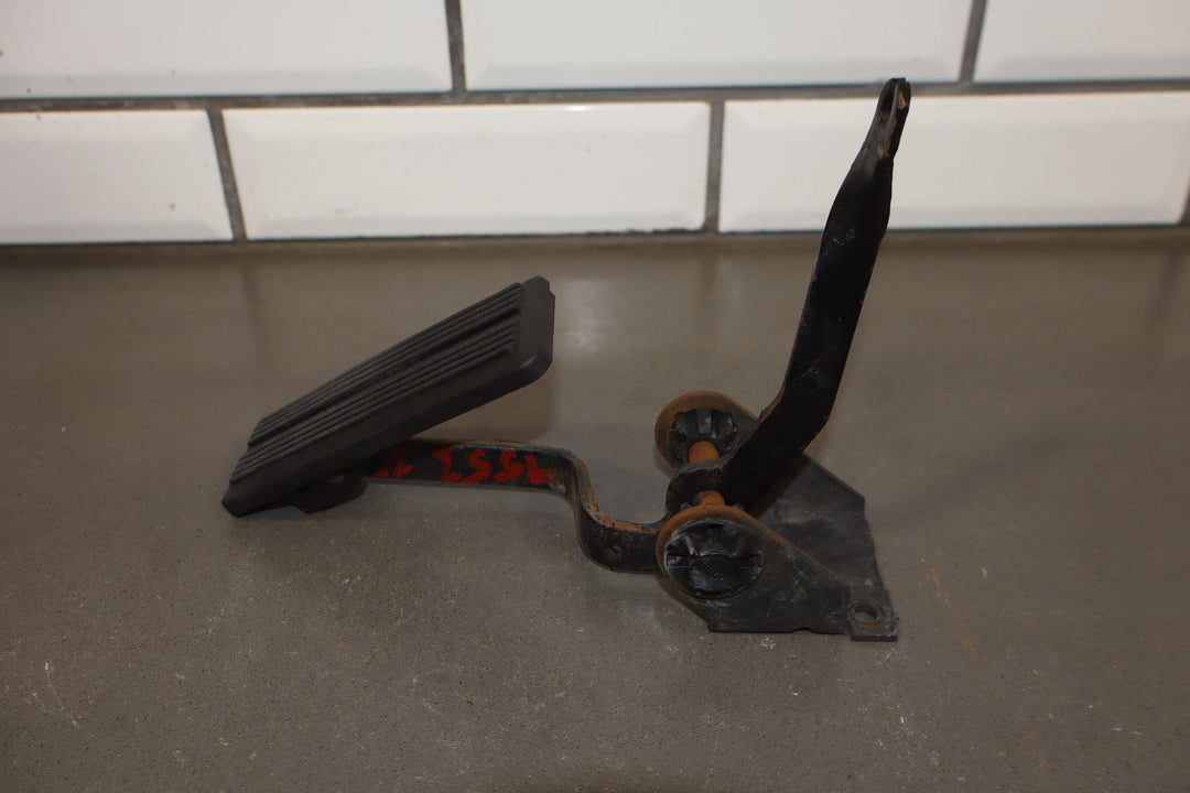 1996 Dodge Dakota Automatic Transmission Brake & Throttle Pedals OEM