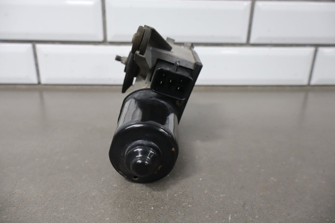 1996 GMC Suburban Front Wiper Motor 15740719 OEM