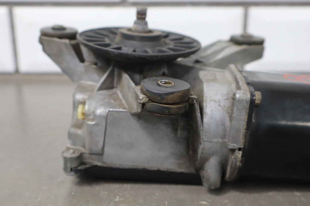 1996 GMC Suburban Front Wiper Motor 15740719 OEM