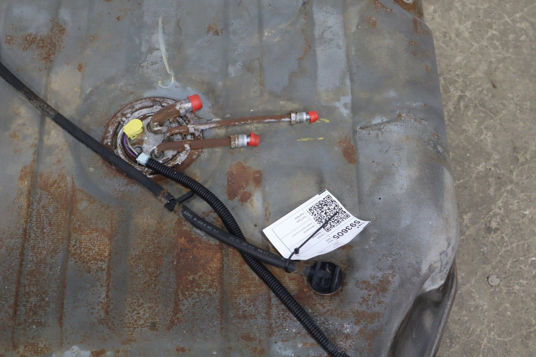 1996 GMC Suburban GMT400 7.4L 454 42 Gallon Fuel Tank OEM