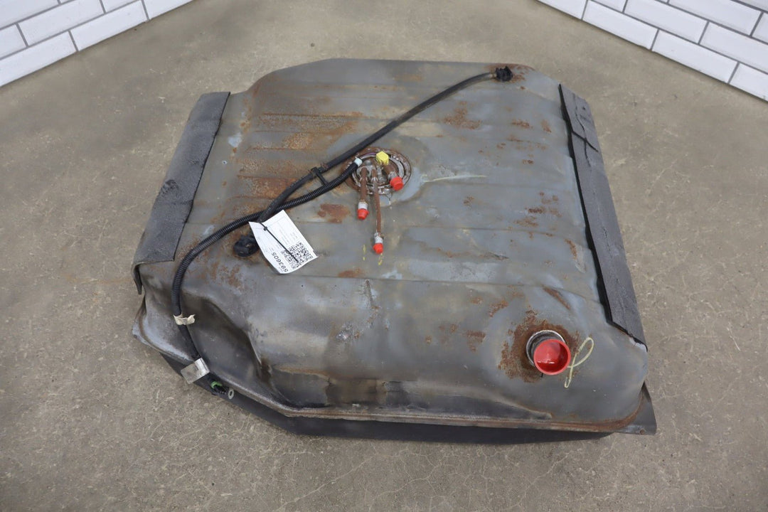 1996 GMC Suburban GMT400 7.4L 454 42 Gallon Fuel Tank OEM