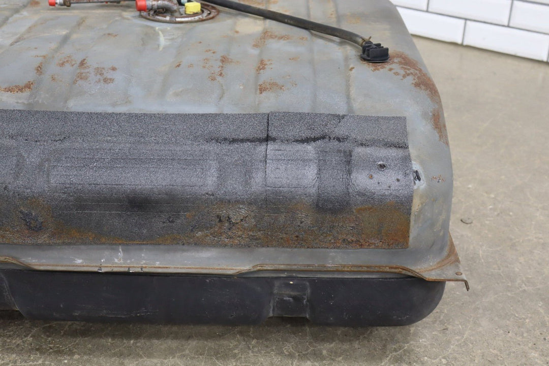 1996 GMC Suburban GMT400 7.4L 454 42 Gallon Fuel Tank OEM