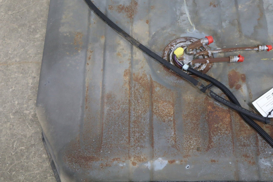 1996 GMC Suburban GMT400 7.4L 454 42 Gallon Fuel Tank OEM