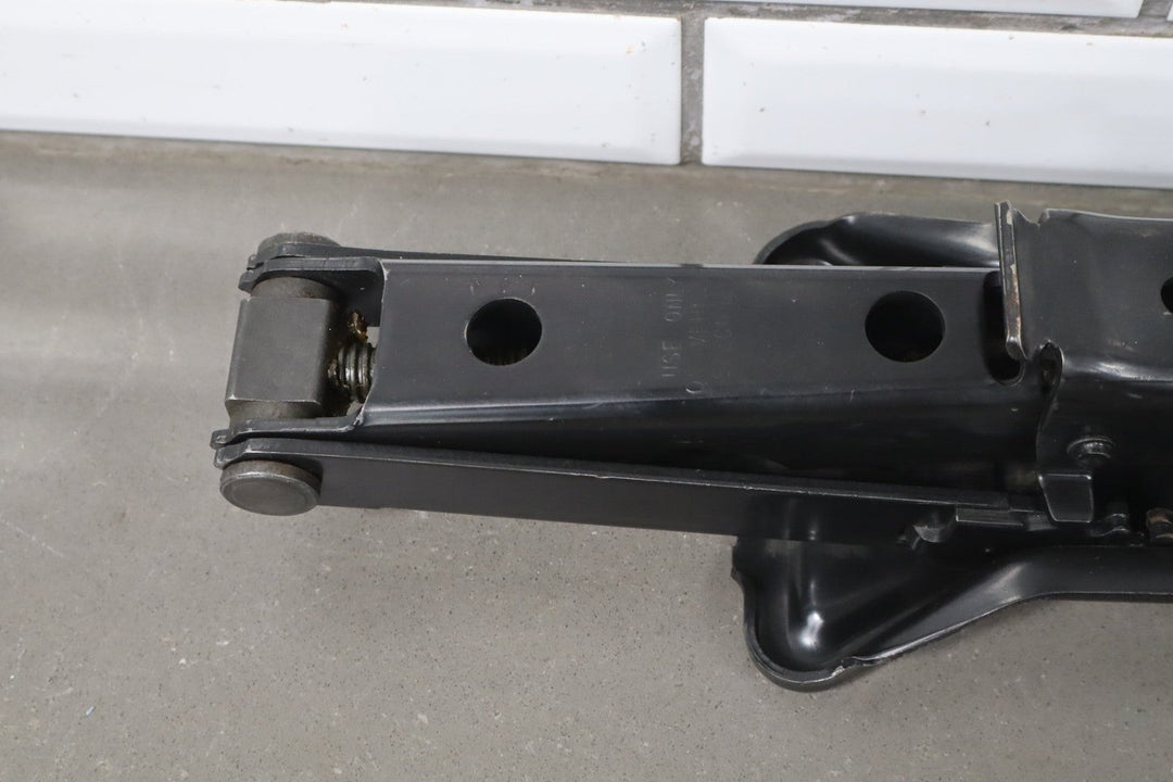 1996 GMC Suburban GMT400 Emergency Roadside Jack OEM