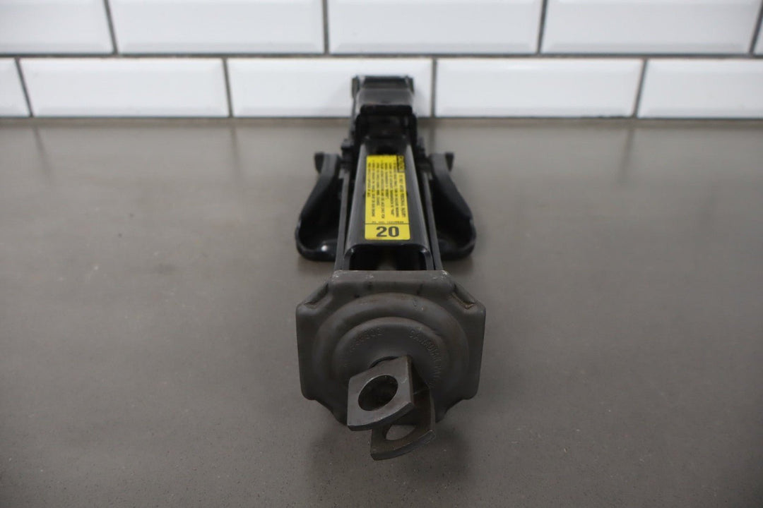 1996 GMC Suburban GMT400 Emergency Roadside Jack OEM