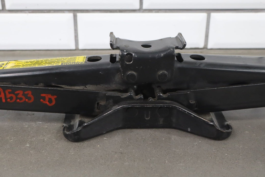 1996 GMC Suburban GMT400 Emergency Roadside Jack OEM