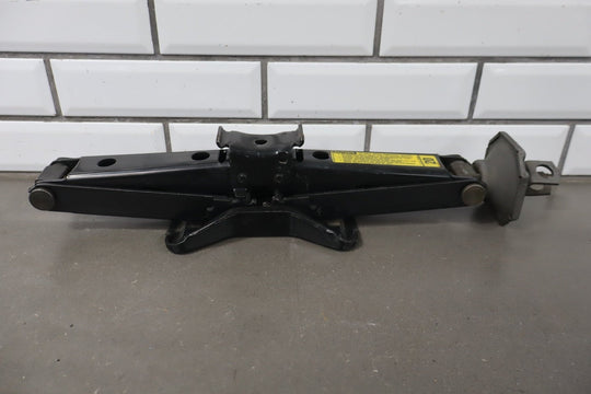 1996 GMC Suburban GMT400 Emergency Roadside Jack OEM