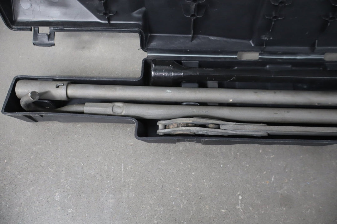 1996 GMC Suburban GMT400 Emergency Roadside Jack OEM