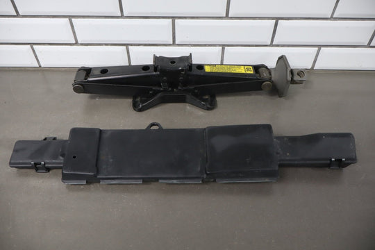 1996 GMC Suburban GMT400 Emergency Roadside Jack OEM