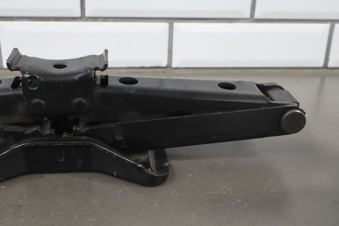 1996 GMC Suburban GMT400 Emergency Roadside Jack OEM