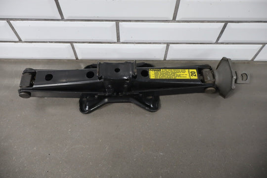 1996 GMC Suburban GMT400 Emergency Roadside Jack OEM