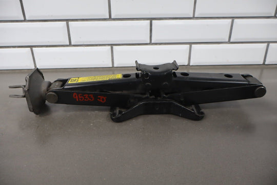 1996 GMC Suburban GMT400 Emergency Roadside Jack OEM
