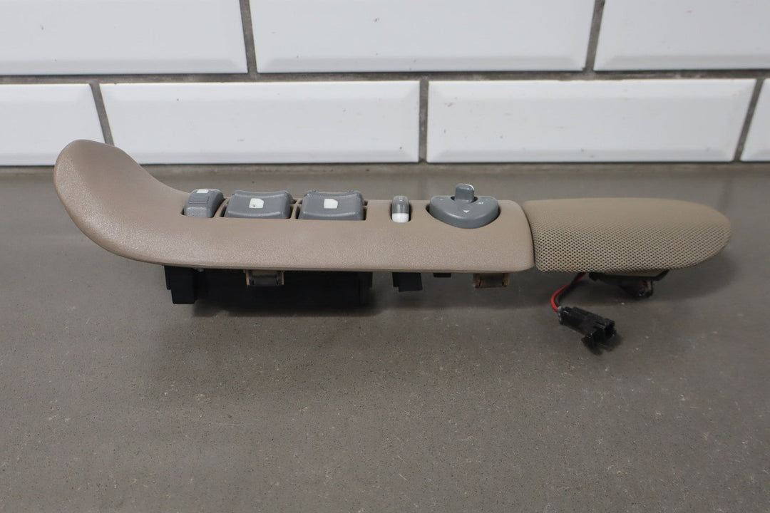 1996 GMC Suburban GMT400 Left Front Window Switch 15724555 OEM