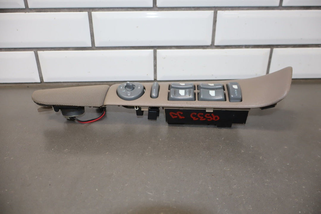 1996 GMC Suburban GMT400 Left Front Window Switch 15724555 OEM