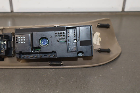 1996 GMC Suburban GMT400 Left Front Window Switch 15724555 OEM