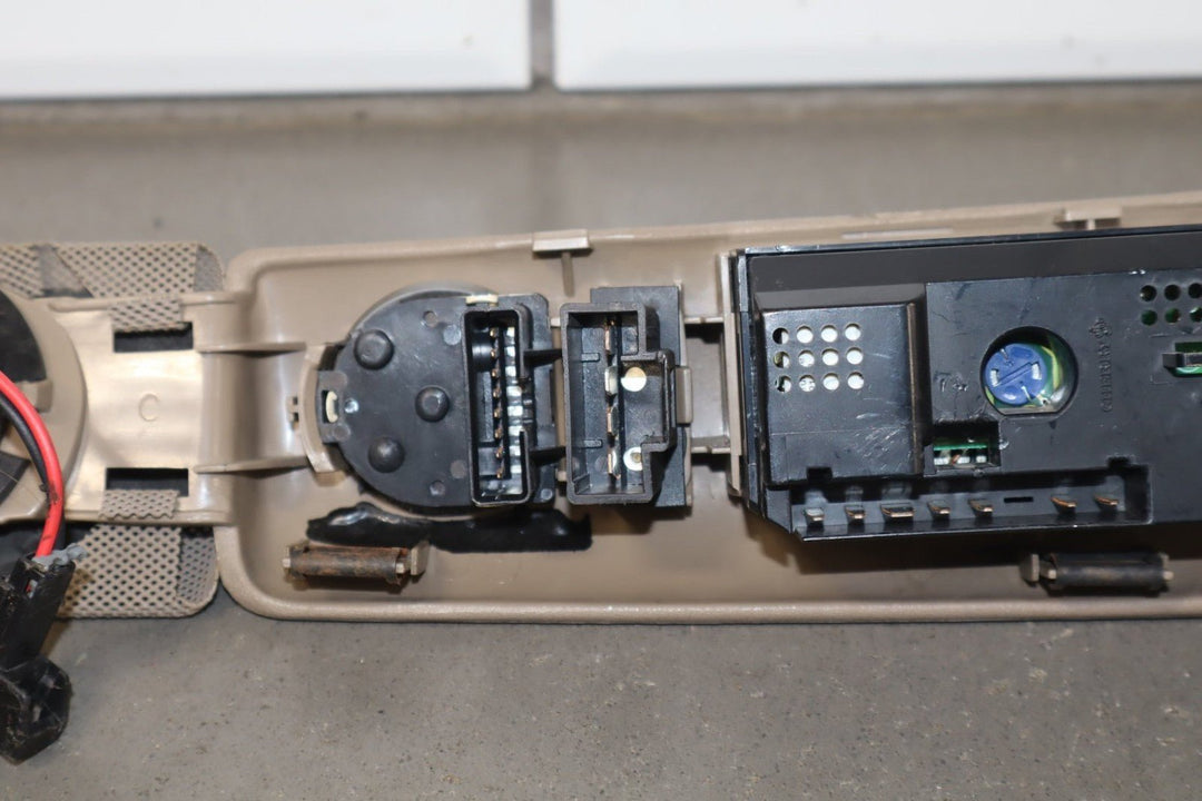 1996 GMC Suburban GMT400 Left Front Window Switch 15724555 OEM