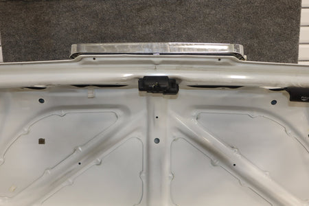 1996 Toyota Crown Decklid Trunk White 2BK OEM JZS151 Dent Center