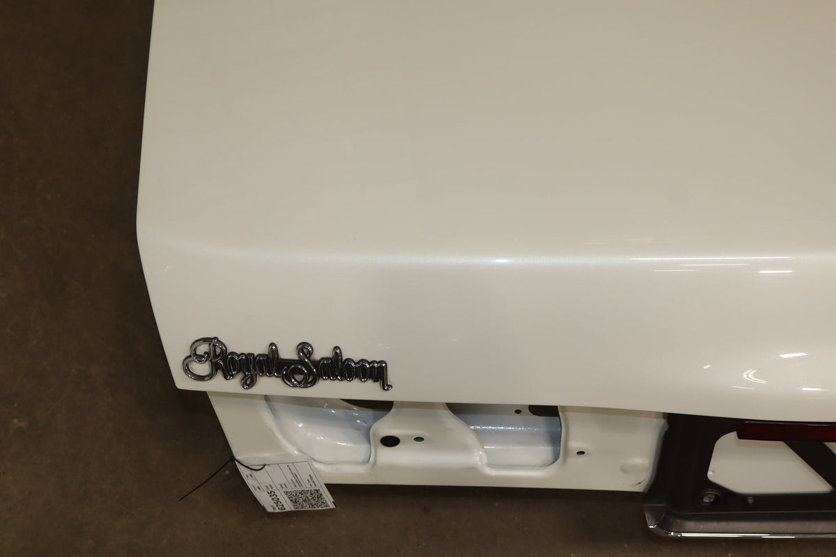 1996 Toyota Crown Decklid Trunk White 2BK OEM JZS151 Dent Center