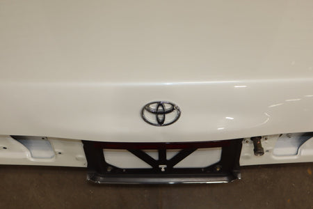 1996 Toyota Crown Decklid Trunk White 2BK OEM JZS151 Dent Center