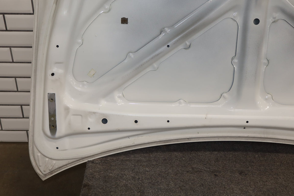1996 Toyota Crown Decklid Trunk White 2BK OEM JZS151 Dent Center