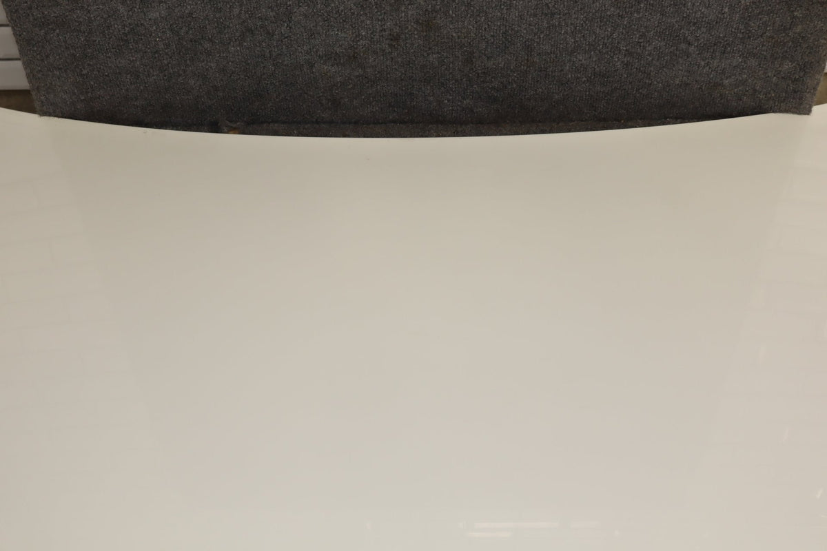 1996 Toyota Crown Decklid Trunk White 2BK OEM JZS151 Dent Center