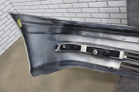 1996 Toyota Crown Front Bumper White 2BK OEM JZS151 Crack RH Corner