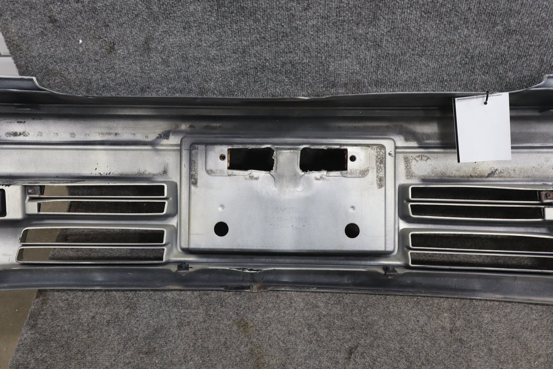 1996 Toyota Crown Front Bumper White 2BK OEM JZS151 Crack RH Corner