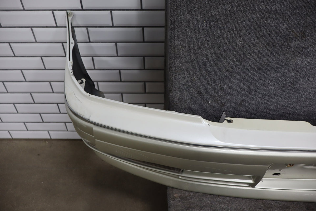 1996 Toyota Crown Front Bumper White 2BK OEM JZS151 Crack RH Corner