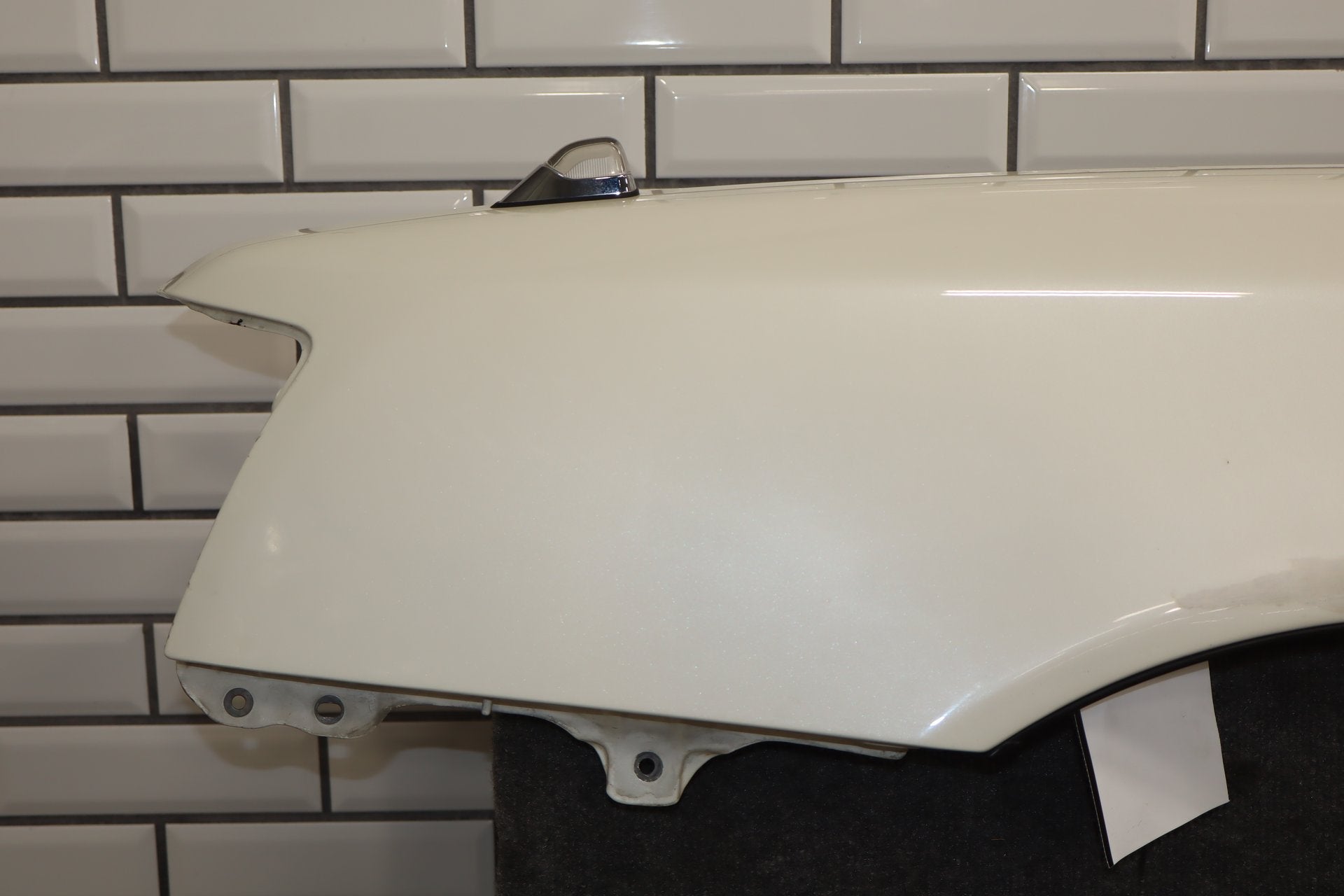 1996 Toyota Crown Left Fender White 2BK OEM JZS151 w Molding