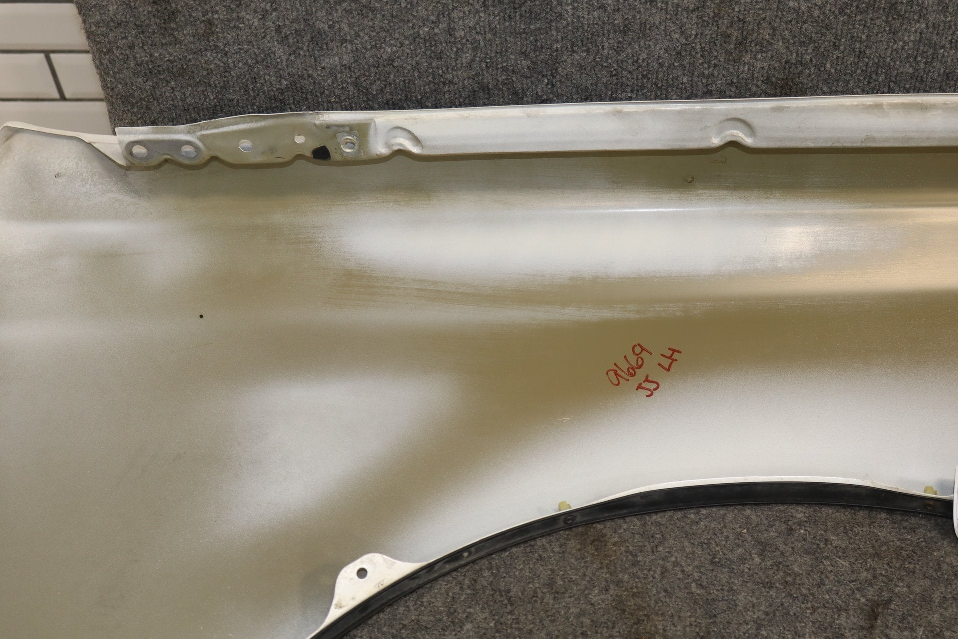 1996 Toyota Crown Left Fender White 2BK OEM JZS151 w Molding