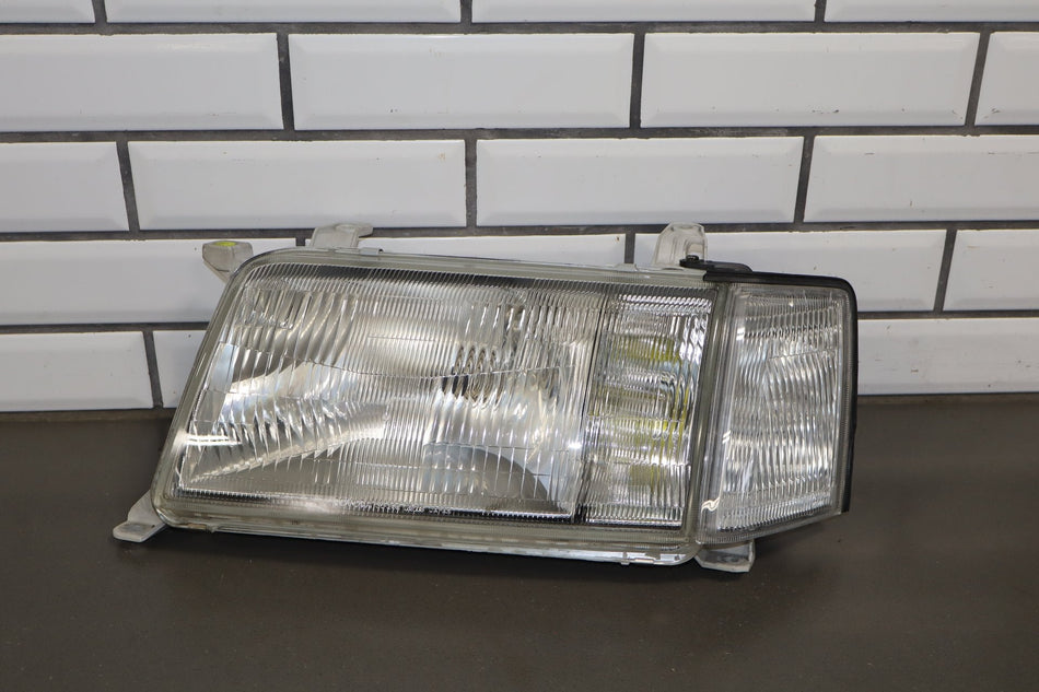 1996 Toyota Crown Left Headlight w Corner Marker OEM JZS151 Clean OEM JDM