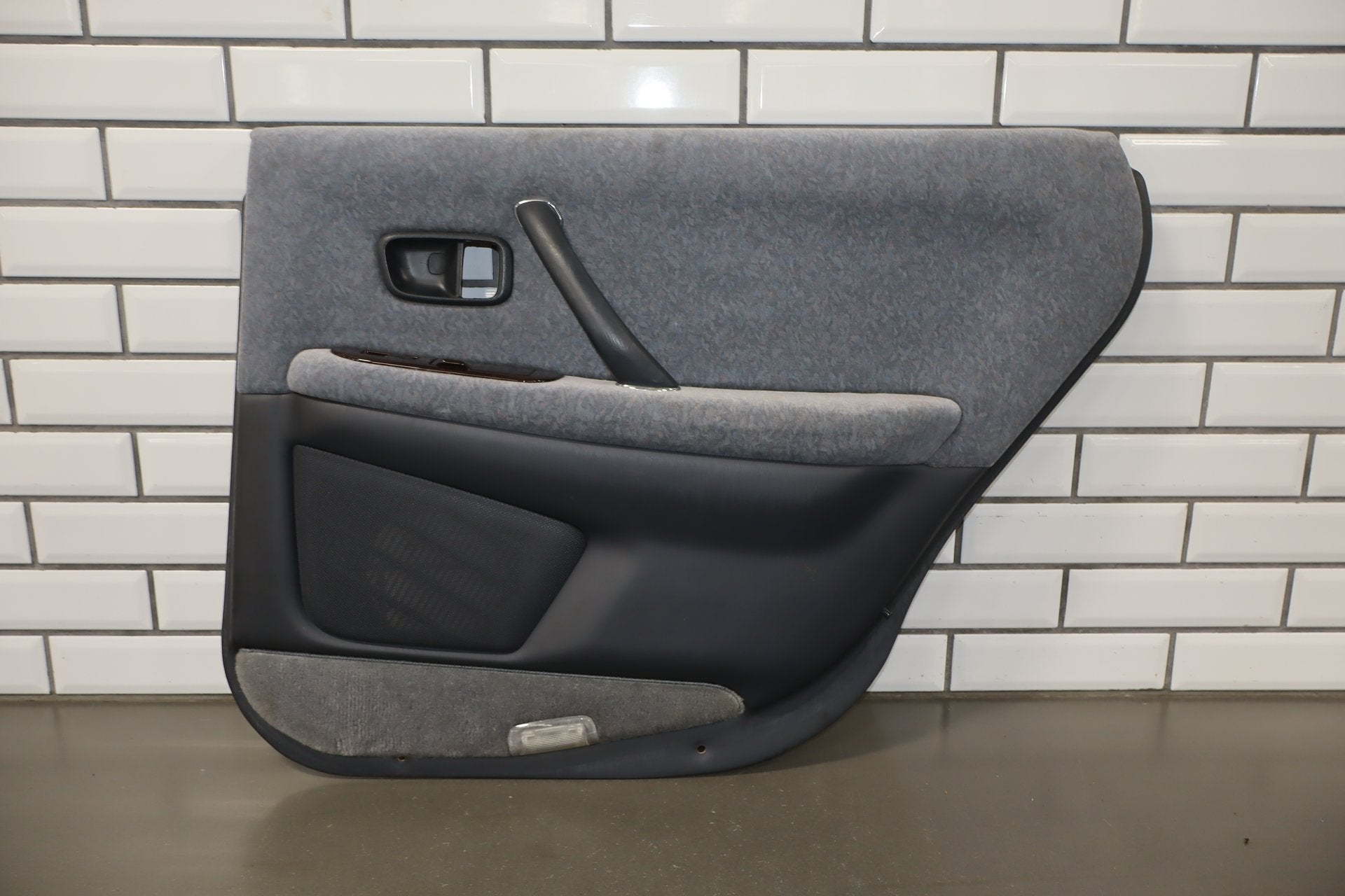 1996 Toyota Crown Right Rear Door Panel Grey OEM JZS151 Window Switch