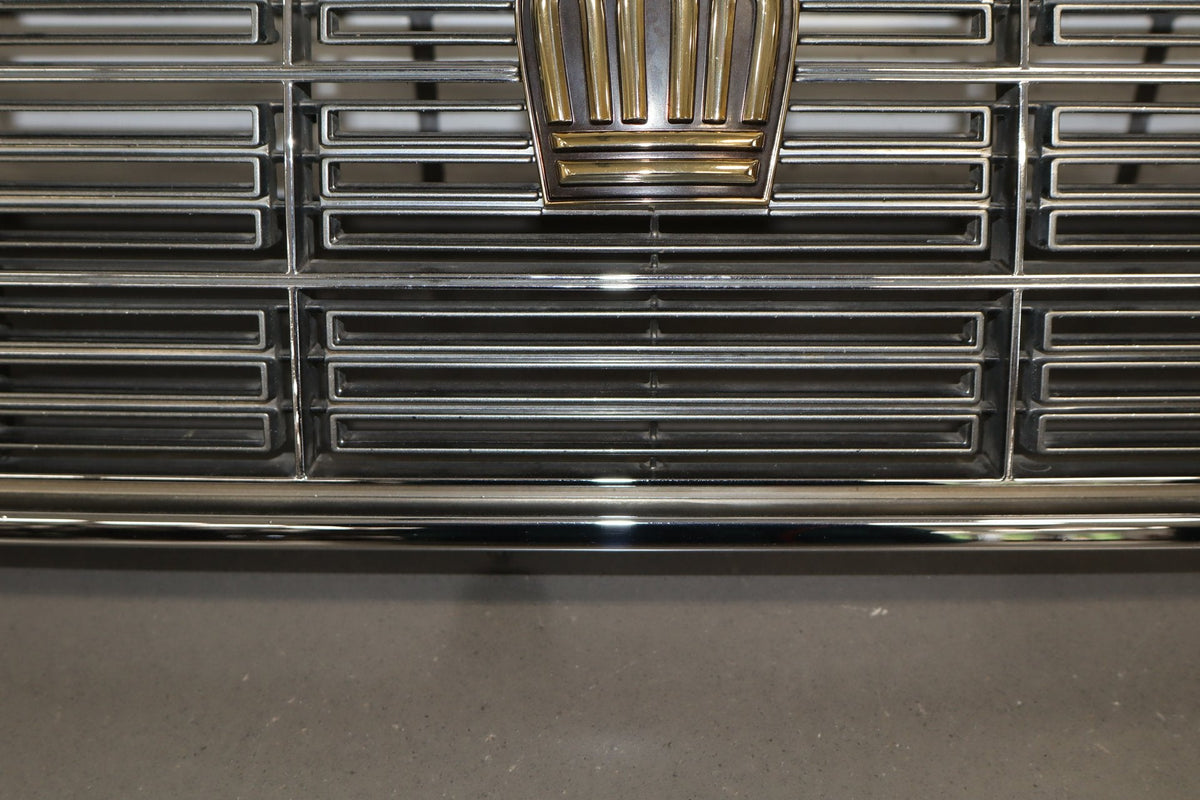 1996 Toyota Crown Royal Grille Chrome Gold Emblem OEM JZS151 JDM
