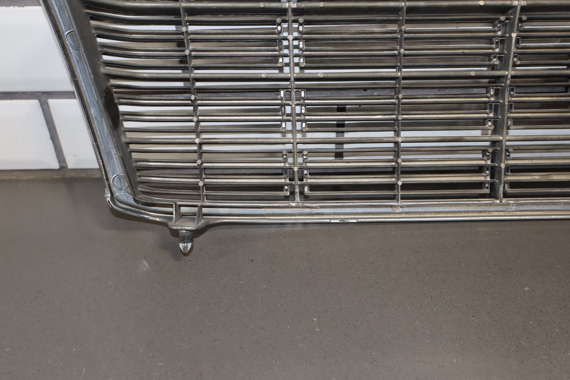 1996 Toyota Crown Royal Grille Chrome Gold Emblem OEM JZS151 JDM