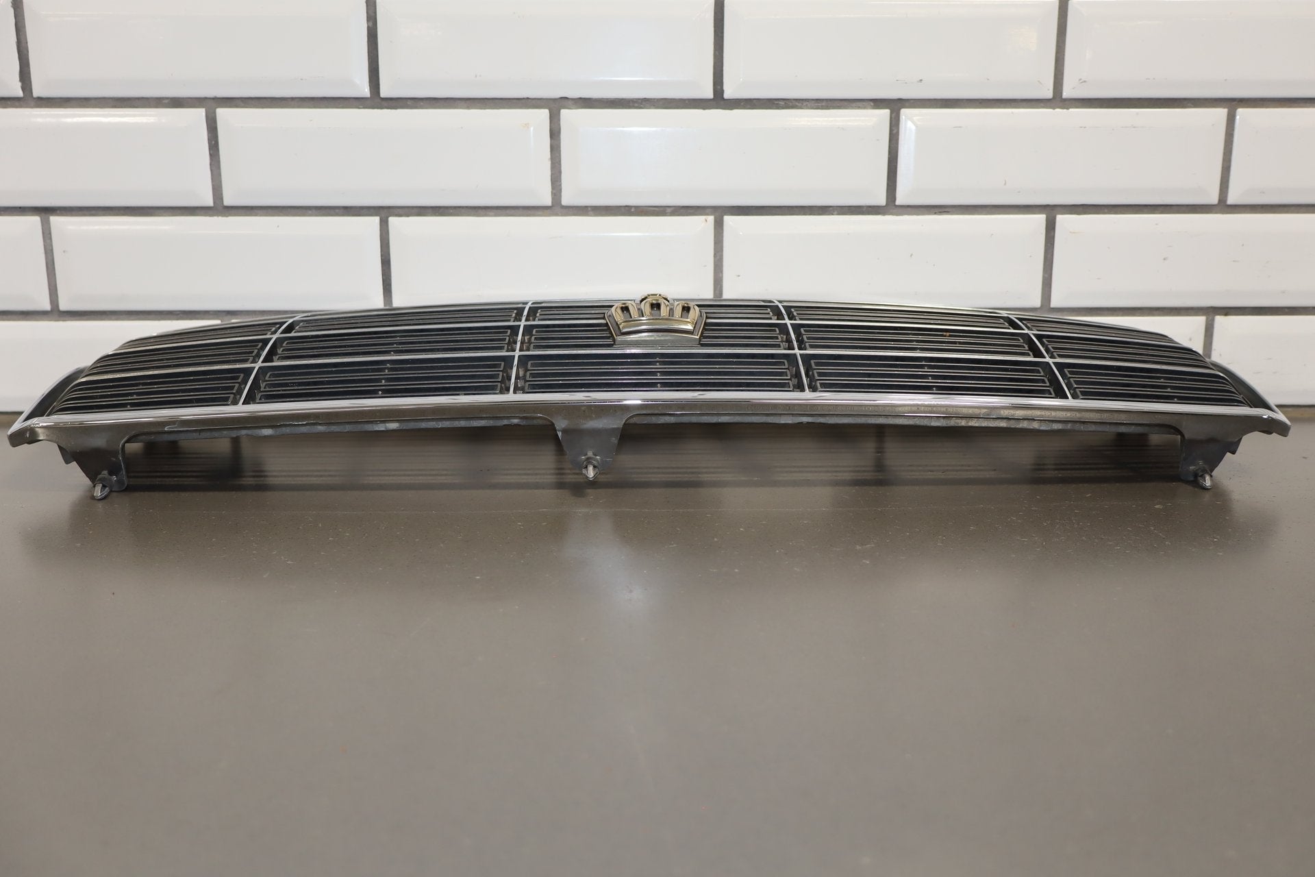 1996 Toyota Crown Royal Grille Chrome Gold Emblem OEM JZS151 JDM