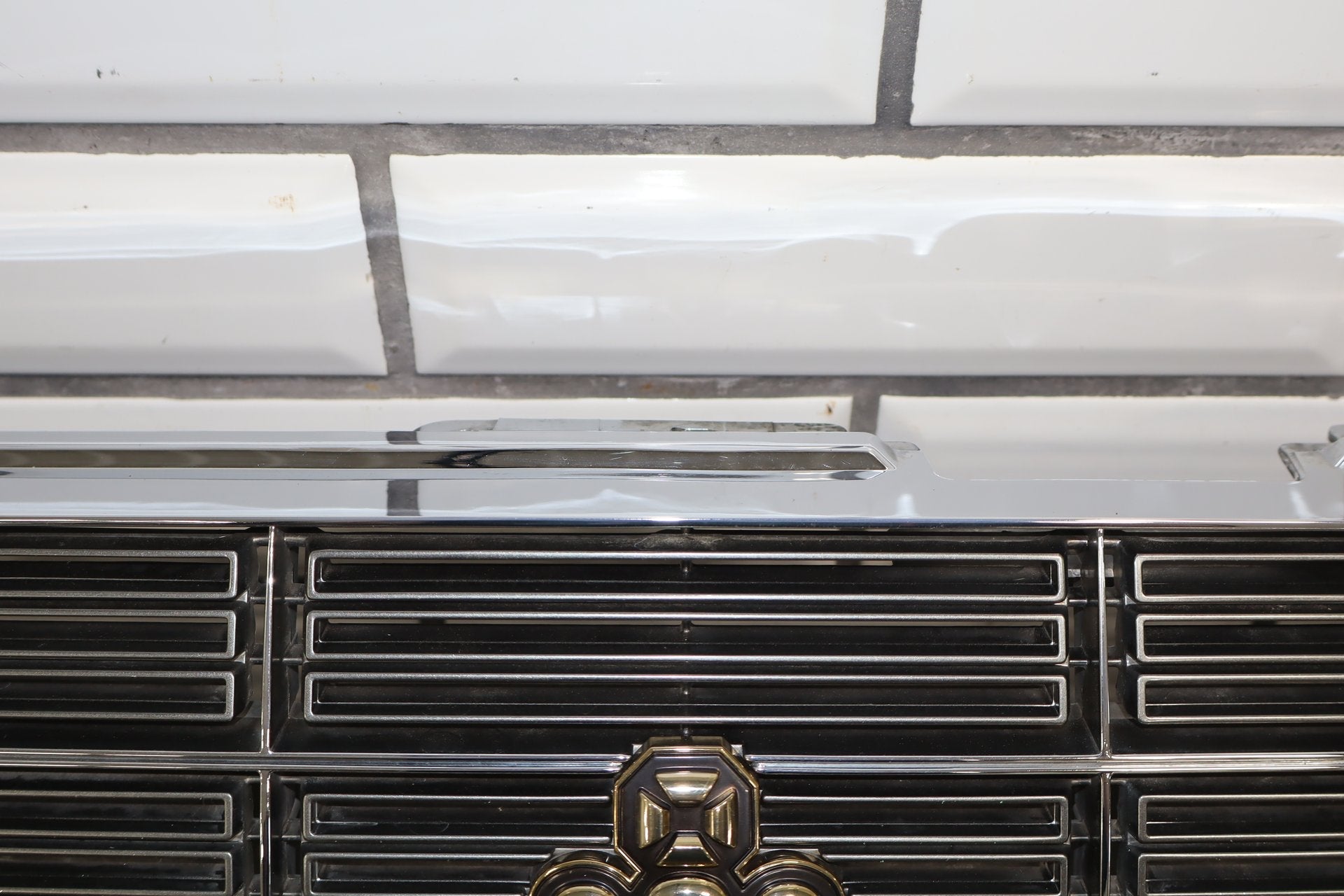 1996 Toyota Crown Royal Grille Chrome Gold Emblem OEM JZS151 JDM