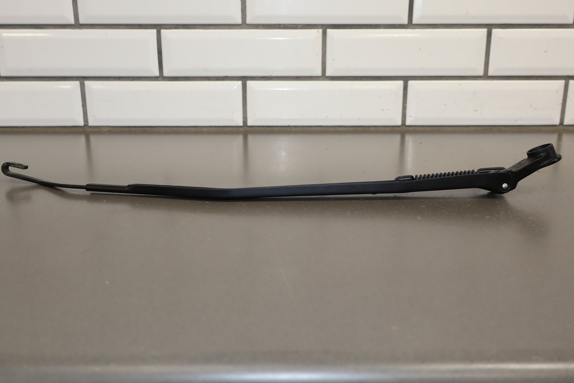 1996 Toyota Crown Wiper Arm Pair LH RH OEM JZS151 No Blades