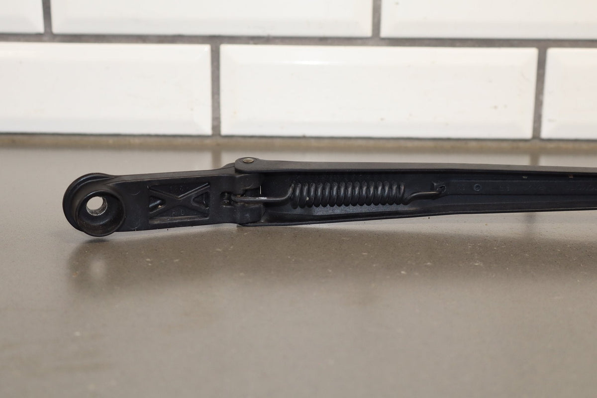 1996 Toyota Crown Wiper Arm Pair LH RH OEM JZS151 No Blades