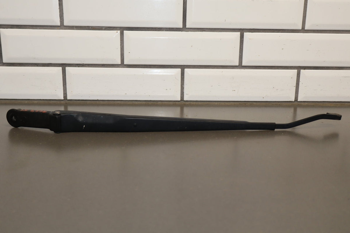 1996 Toyota Crown Wiper Arm Pair LH RH OEM JZS151 No Blades