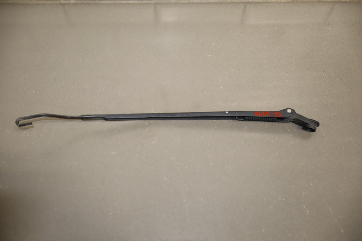 1996 Toyota Crown Wiper Arm Pair LH RH OEM JZS151 No Blades