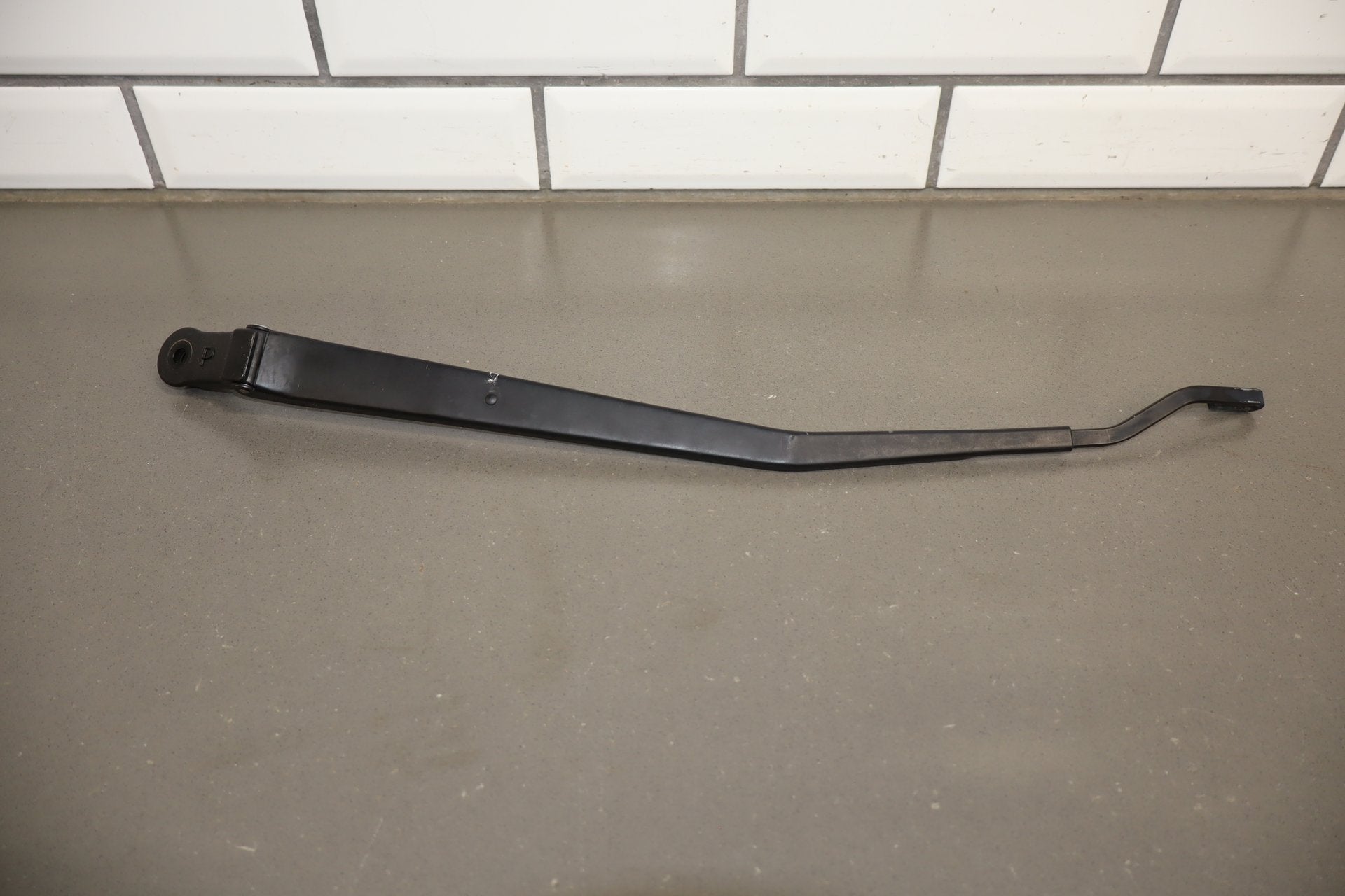 1996 Toyota Crown Wiper Arm Pair LH RH OEM JZS151 No Blades
