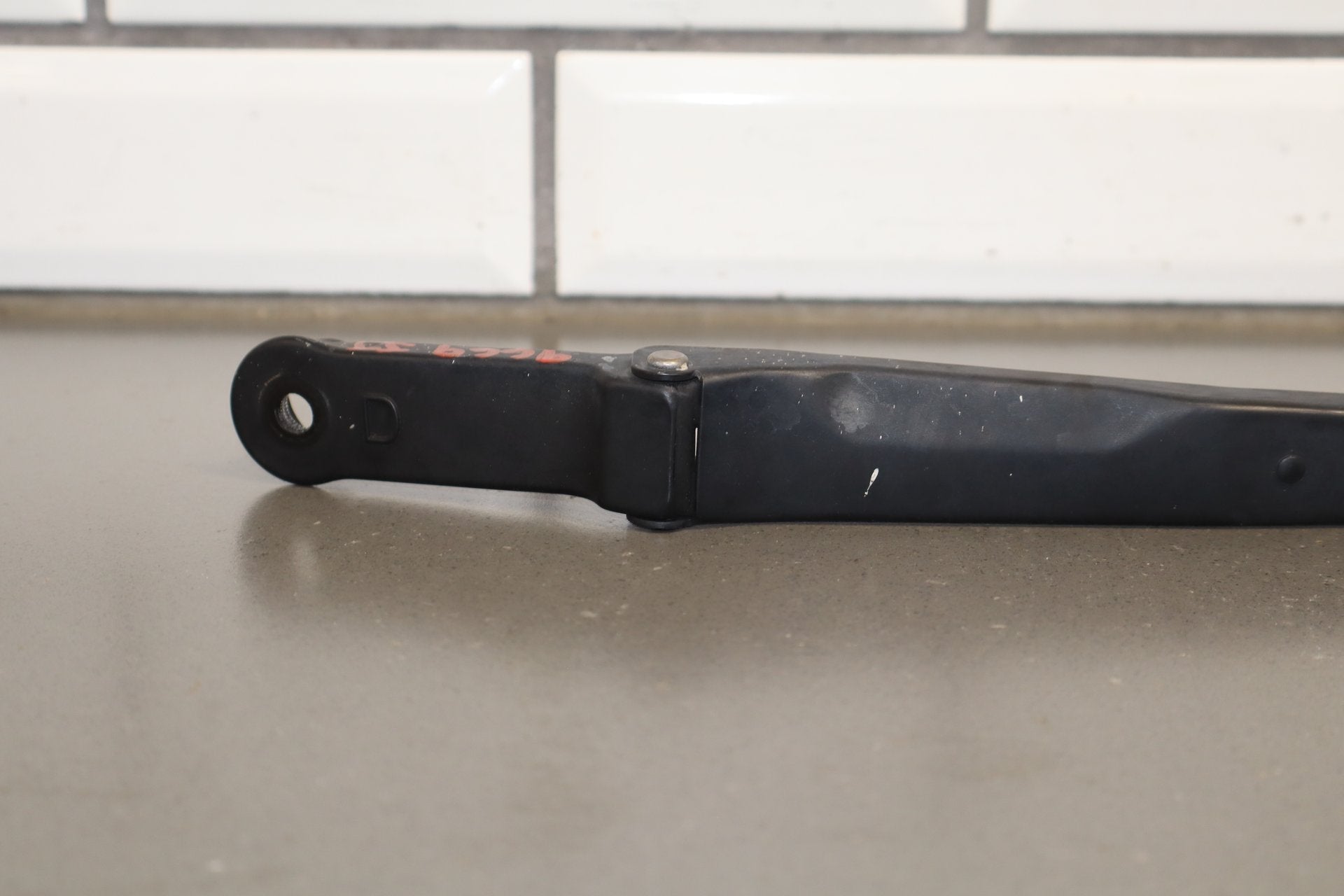 1996 Toyota Crown Wiper Arm Pair LH RH OEM JZS151 No Blades