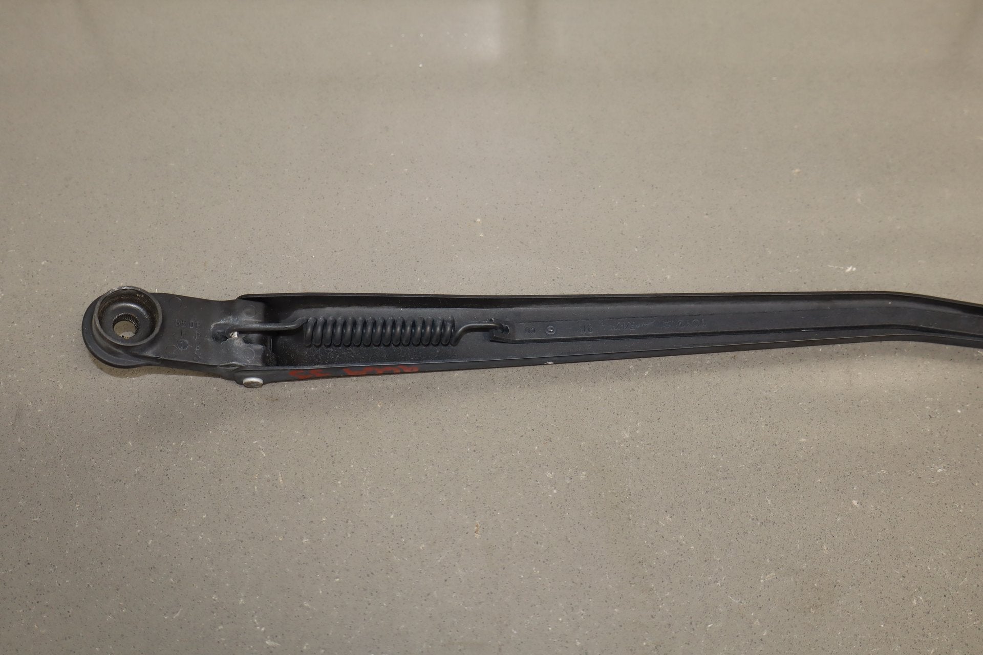 1996 Toyota Crown Wiper Arm Pair LH RH OEM JZS151 No Blades