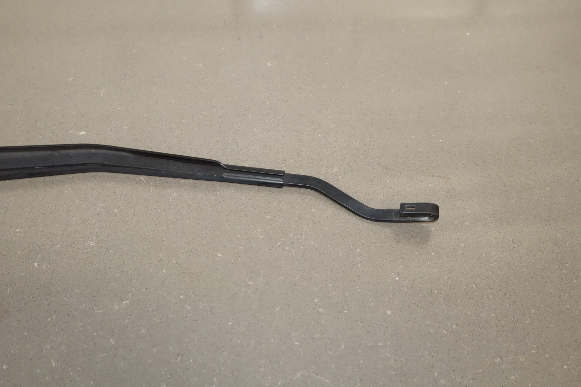 1996 Toyota Crown Wiper Arm Pair LH RH OEM JZS151 No Blades