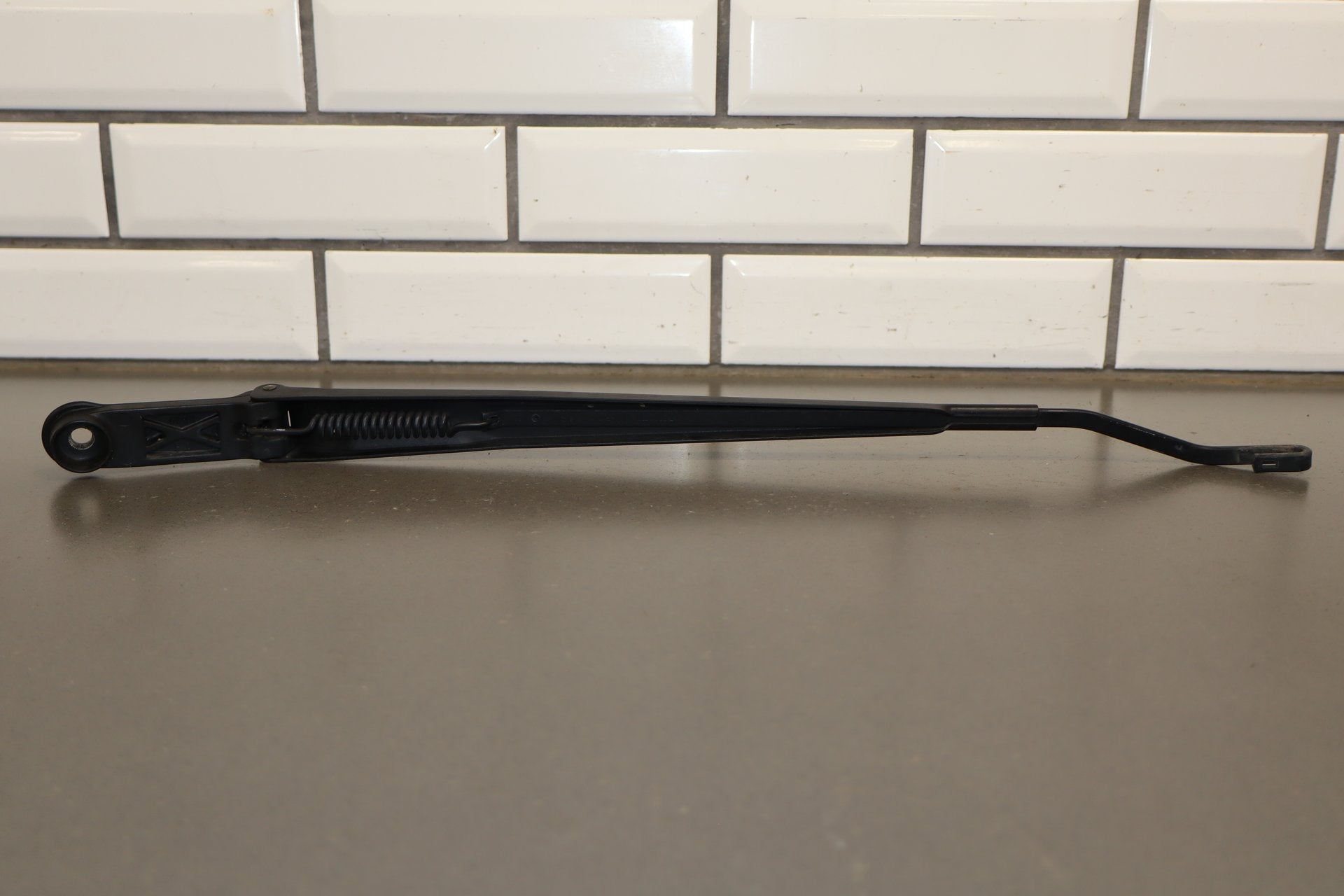 1996 Toyota Crown Wiper Arm Pair LH RH OEM JZS151 No Blades