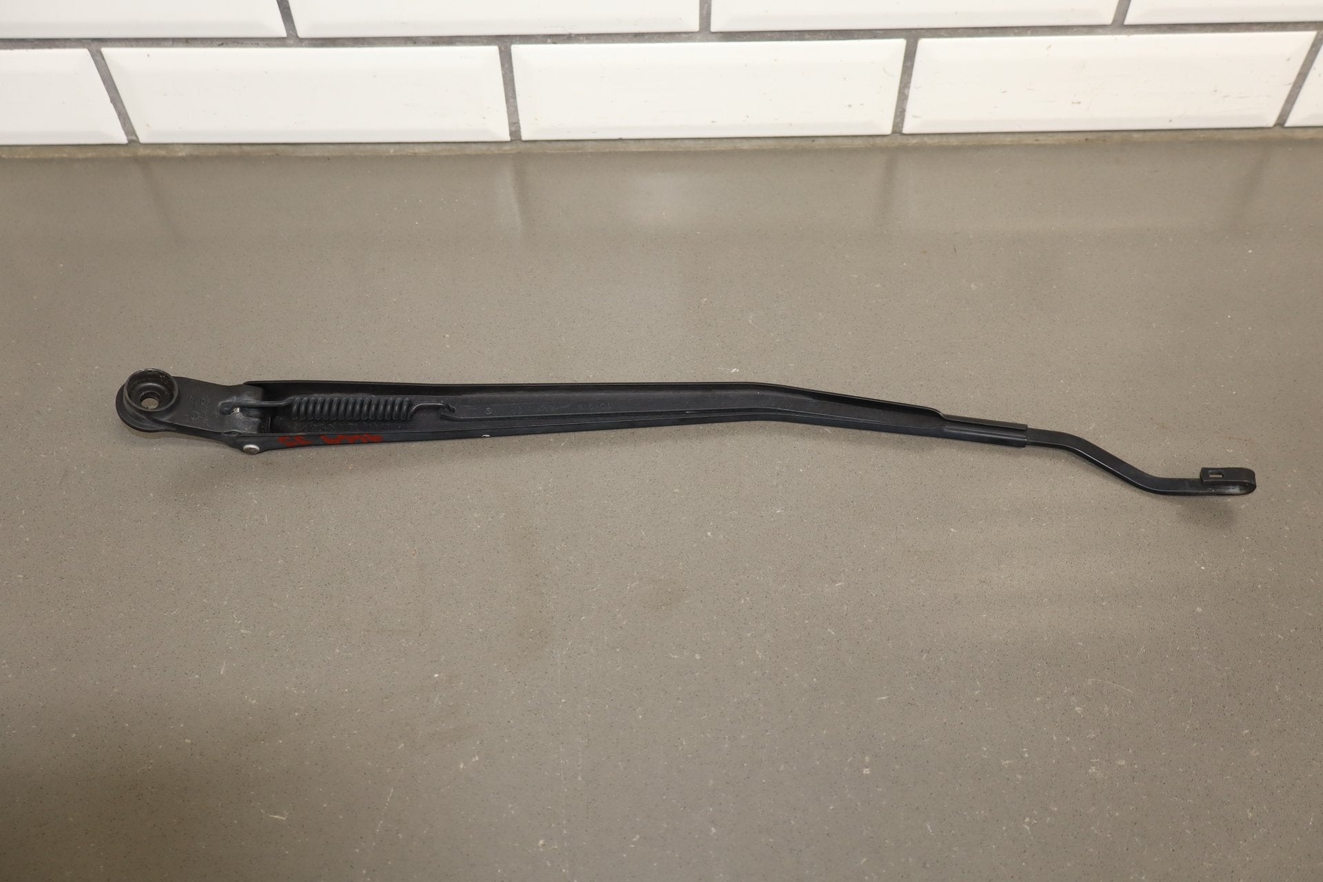 1996 Toyota Crown Wiper Arm Pair LH RH OEM JZS151 No Blades