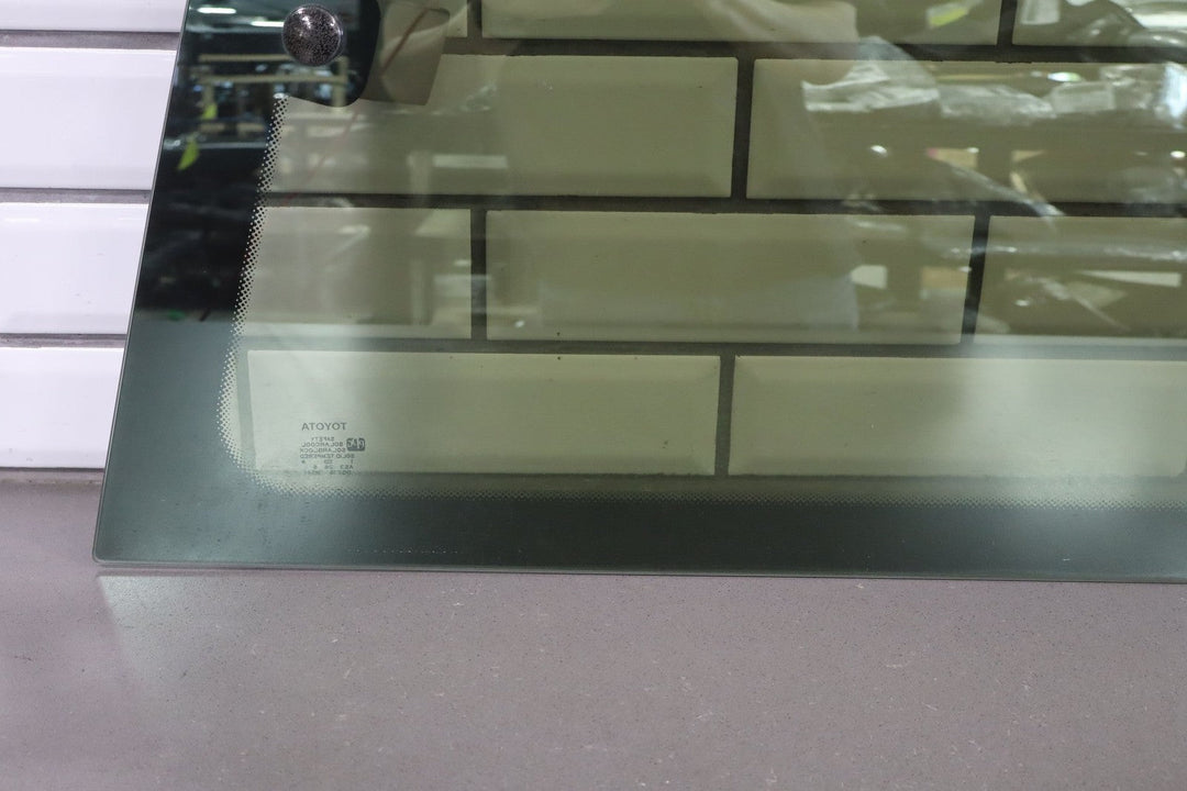 1996 Toyota Previa Right Front Quarter Glass