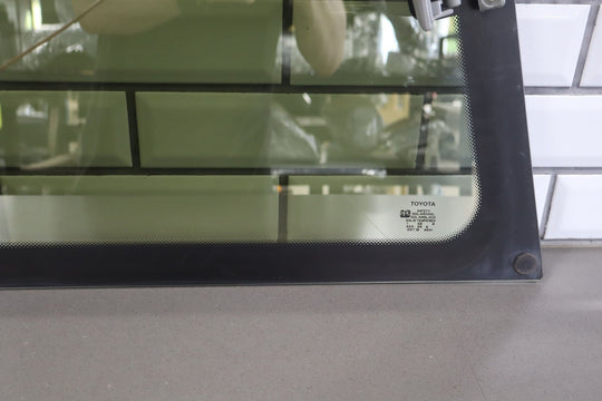 1996 Toyota Previa Right Front Quarter Glass